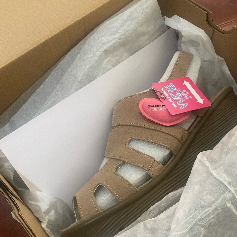 Skechers Slingback Suede Wedge Sandals. W8.5. Memory Foam Footbed. - Picture 4 of 4